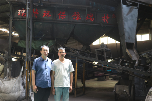 河南瑞特環(huán)?；卦L衛(wèi)輝地區(qū)有機(jī)肥生產(chǎn)線設(shè)備用戶